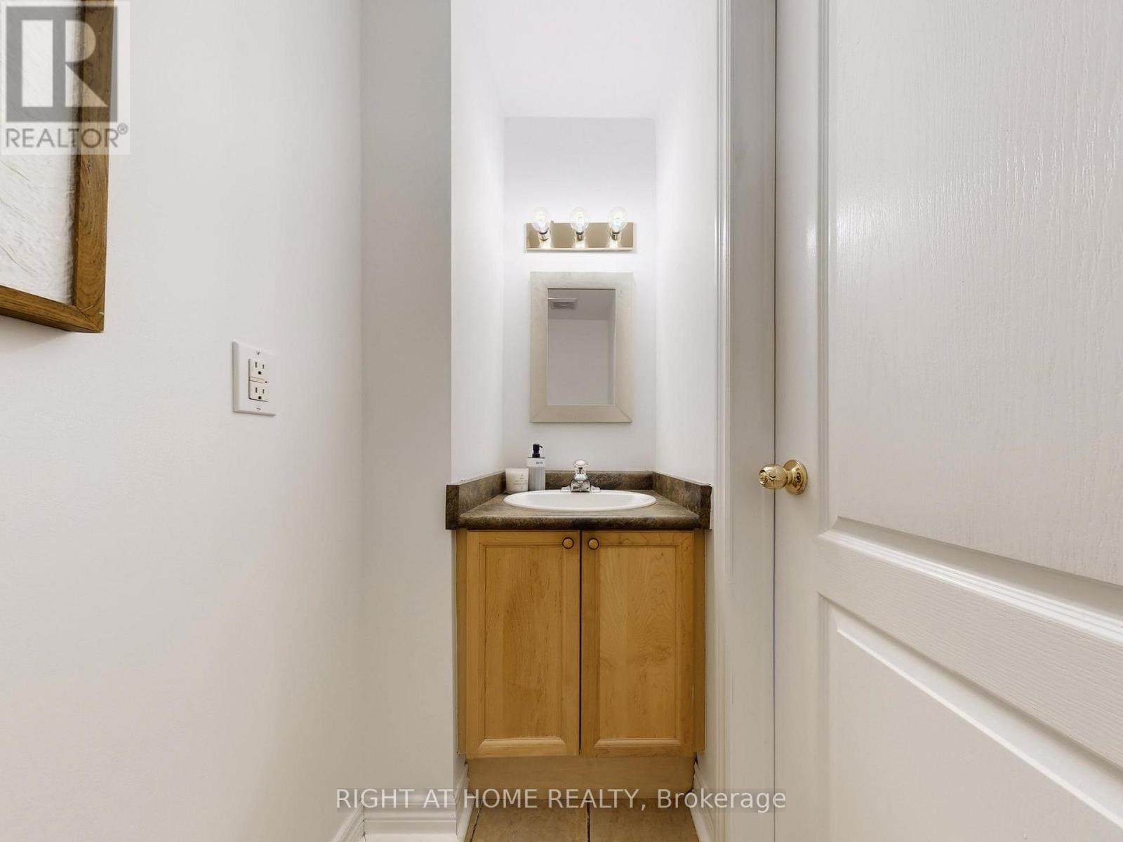 1021 Craven Road, Toronto, Ontario  M4J 4V7 - Photo 20 - E13025460