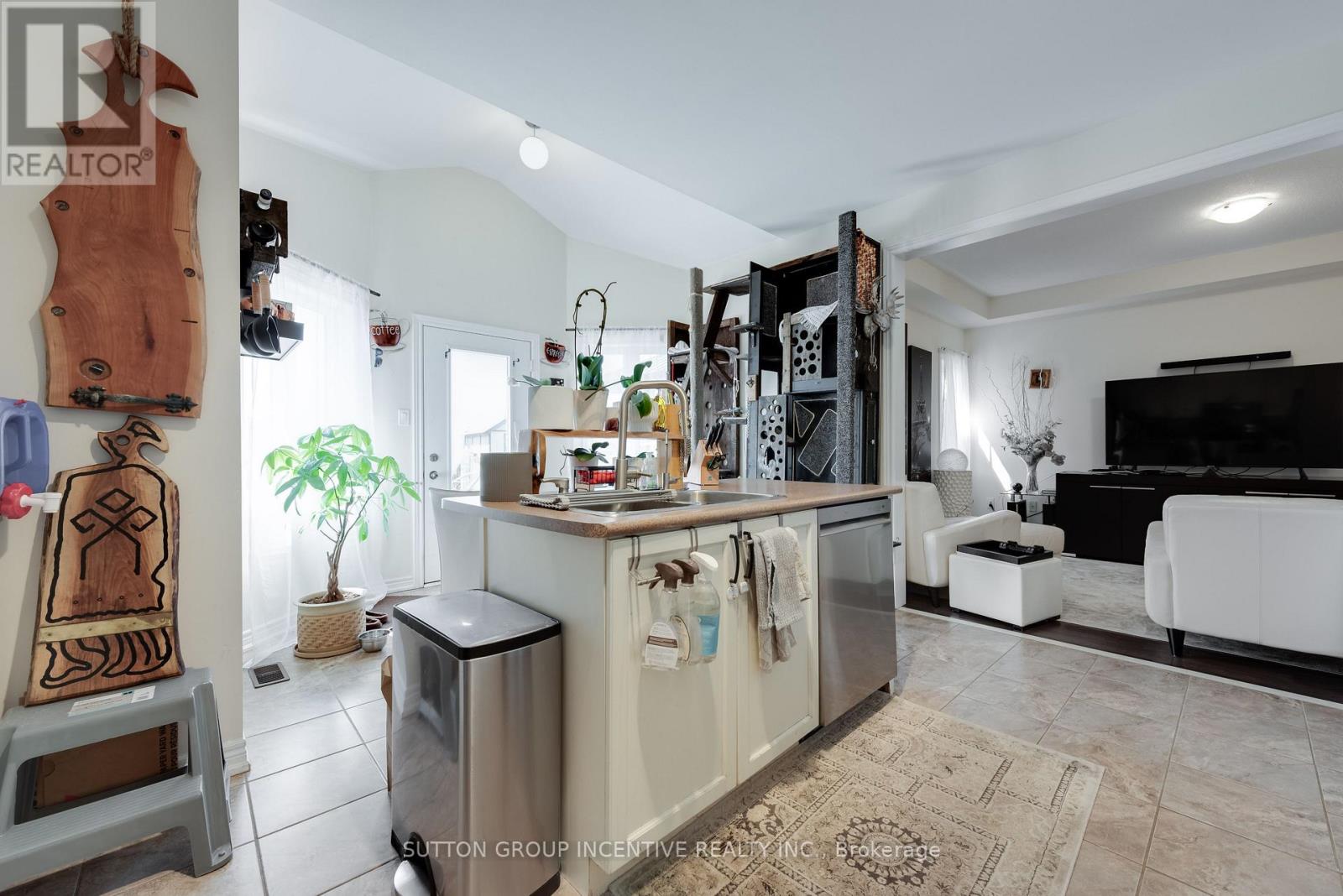 174 Maplewood Drive, Essa, Ontario  L3W 0G1 - Photo 7 - N13109832