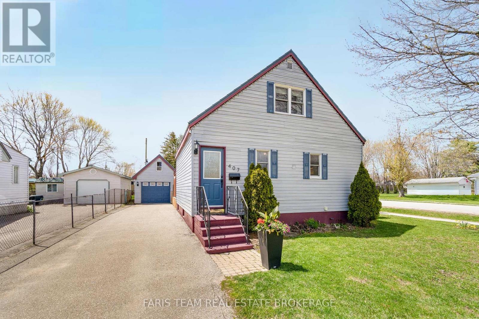 407 BAYVIEW PARKWAY, Orillia, Ontario