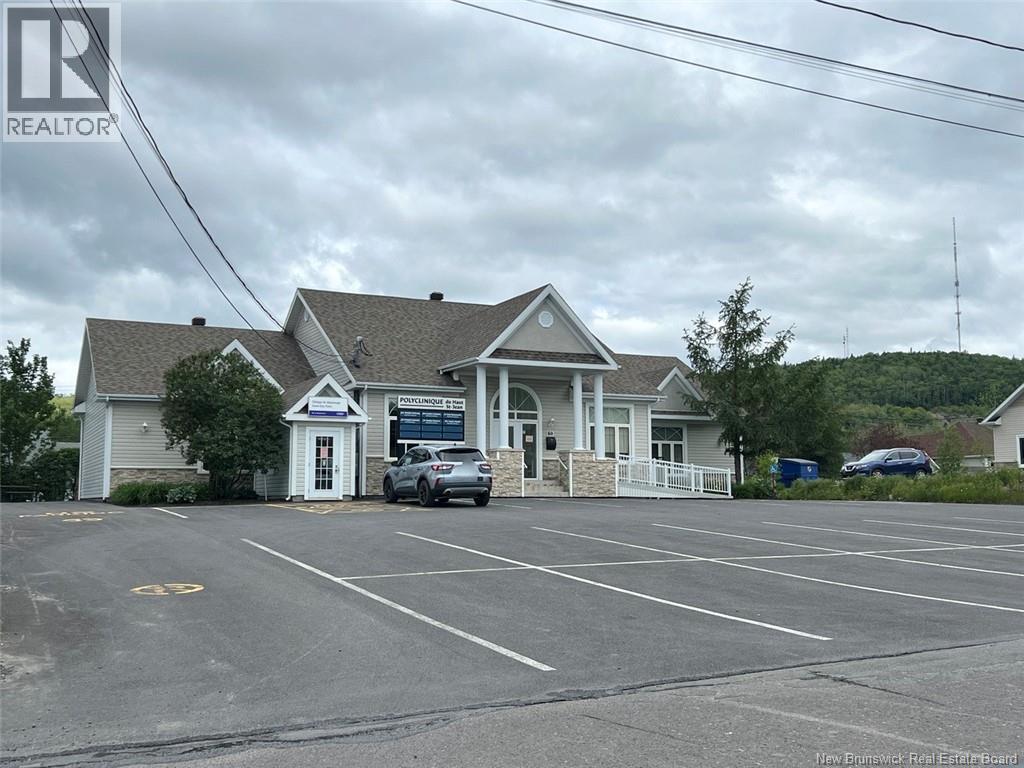 60 Bateman Avenue, Edmundston, New Brunswick  E3V 4X6 - Photo 1 - NB122017