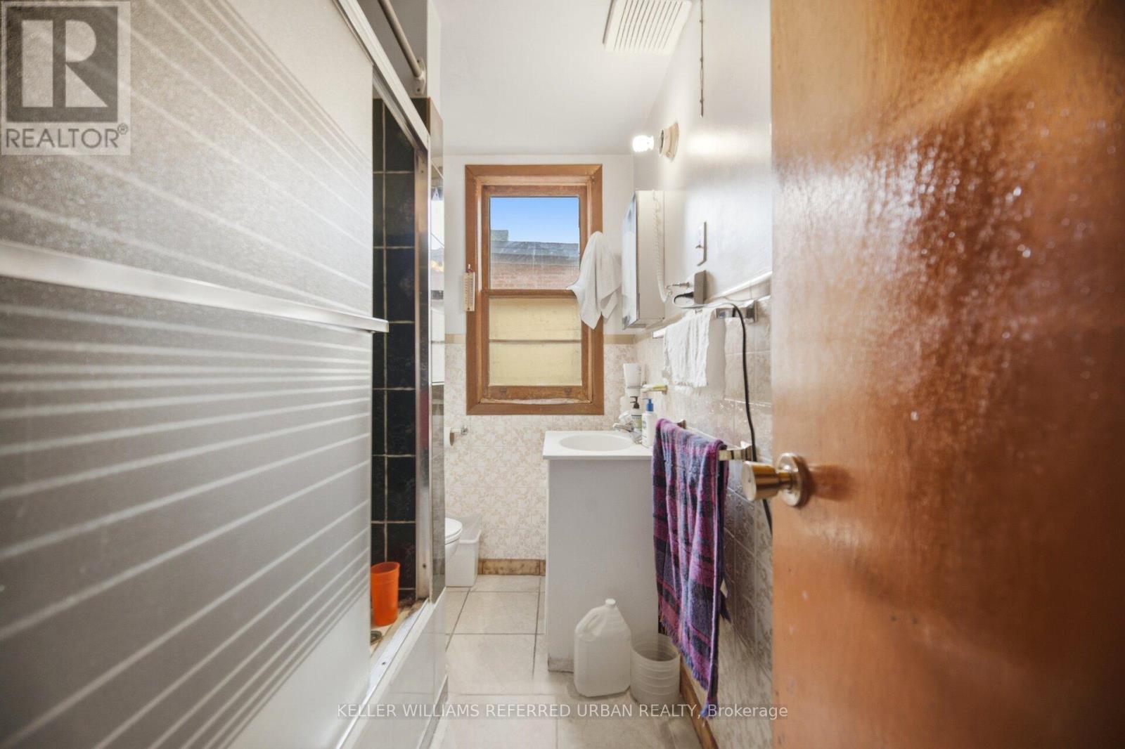 174 Lansdowne Avenue, Toronto, Ontario  M6K 2V9 - Photo 25 - W13126258
