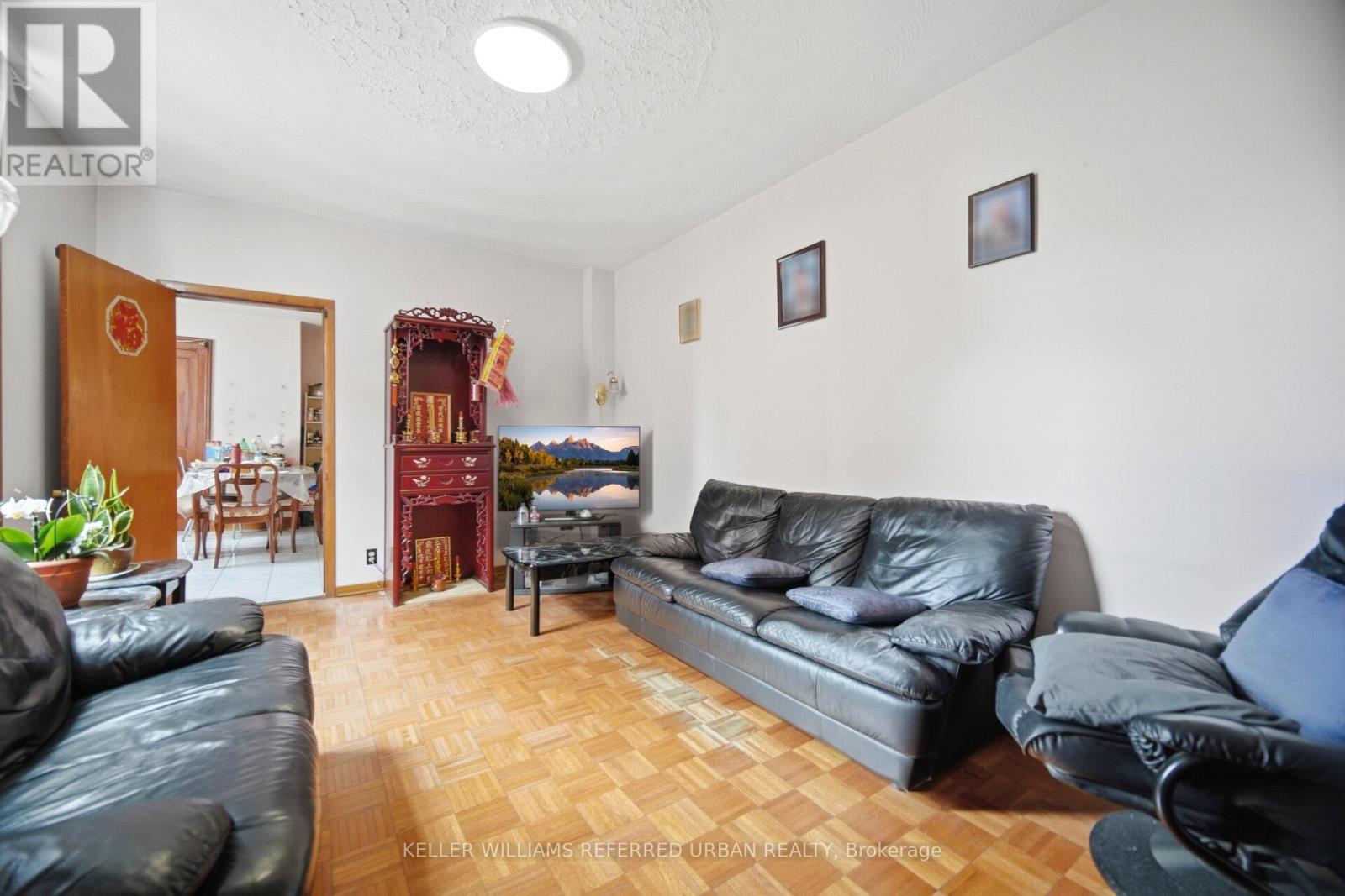 174 Lansdowne Avenue, Toronto, Ontario  M6K 2V9 - Photo 5 - W13126258