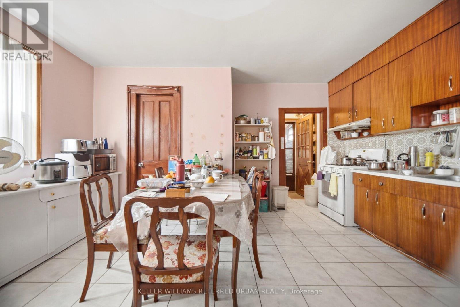 174 Lansdowne Avenue, Toronto, Ontario  M6K 2V9 - Photo 6 - W13126258