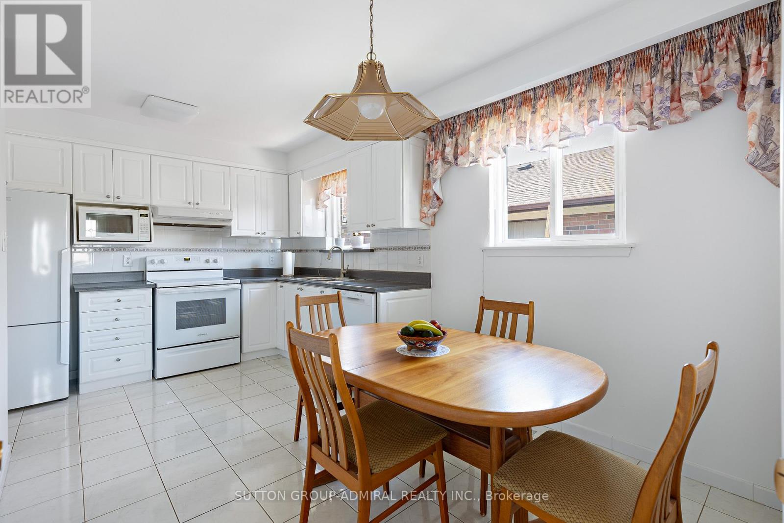 230 Derrydown Drive, Toronto, Ontario  M3J 1S1 - Photo 15 - W13126360
