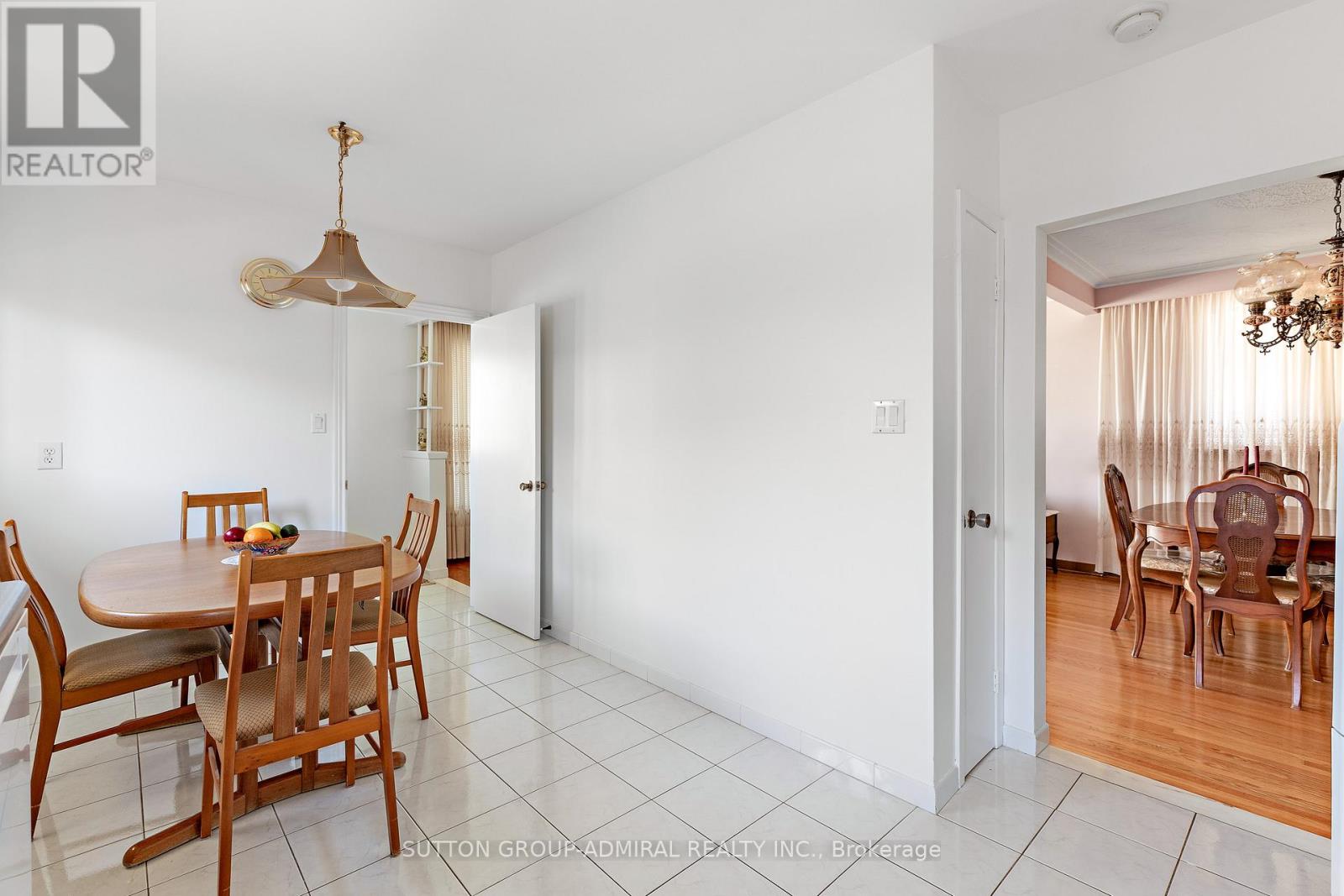 230 Derrydown Drive, Toronto, Ontario  M3J 1S1 - Photo 18 - W13126360