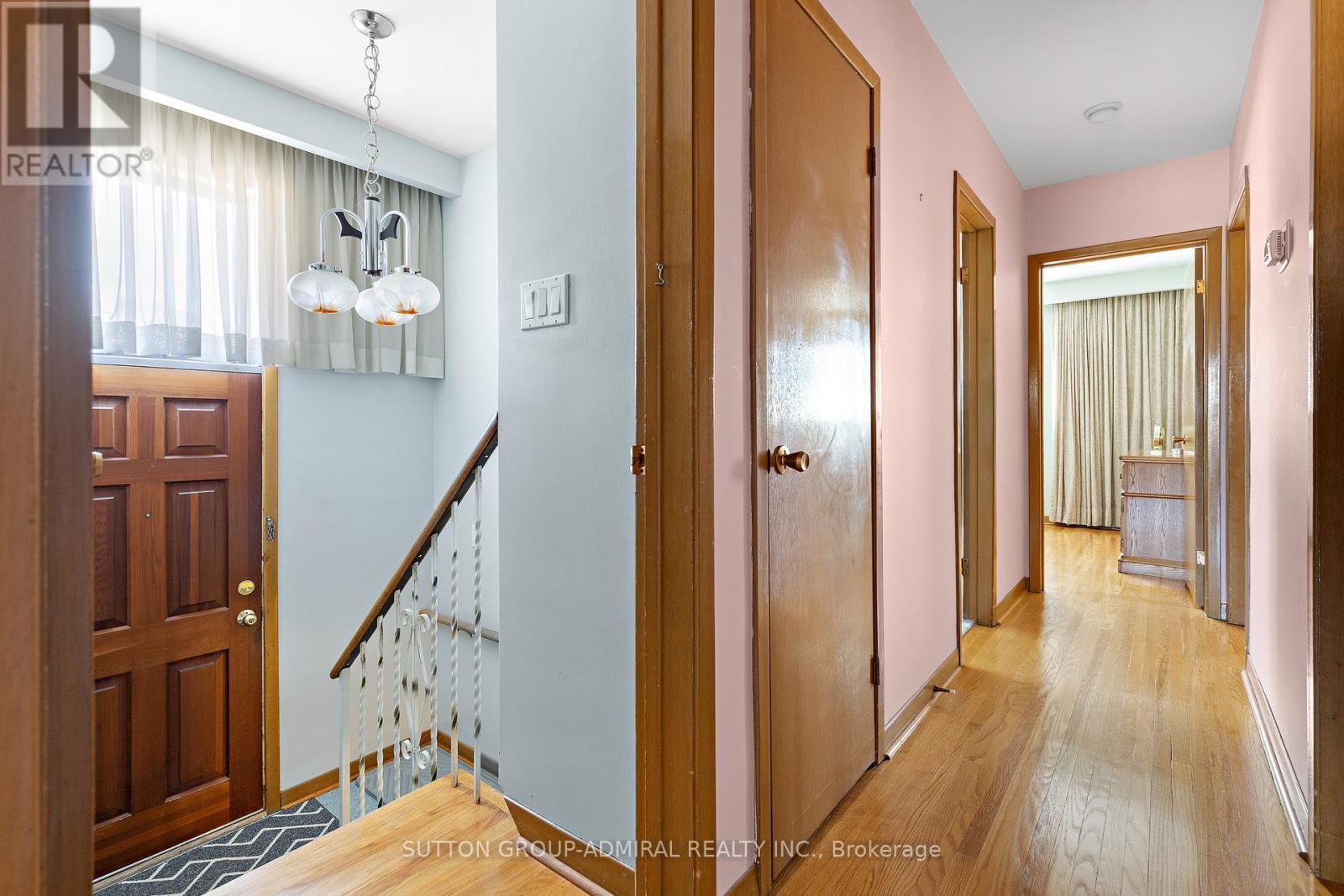 230 Derrydown Drive, Toronto, Ontario  M3J 1S1 - Photo 19 - W13126360
