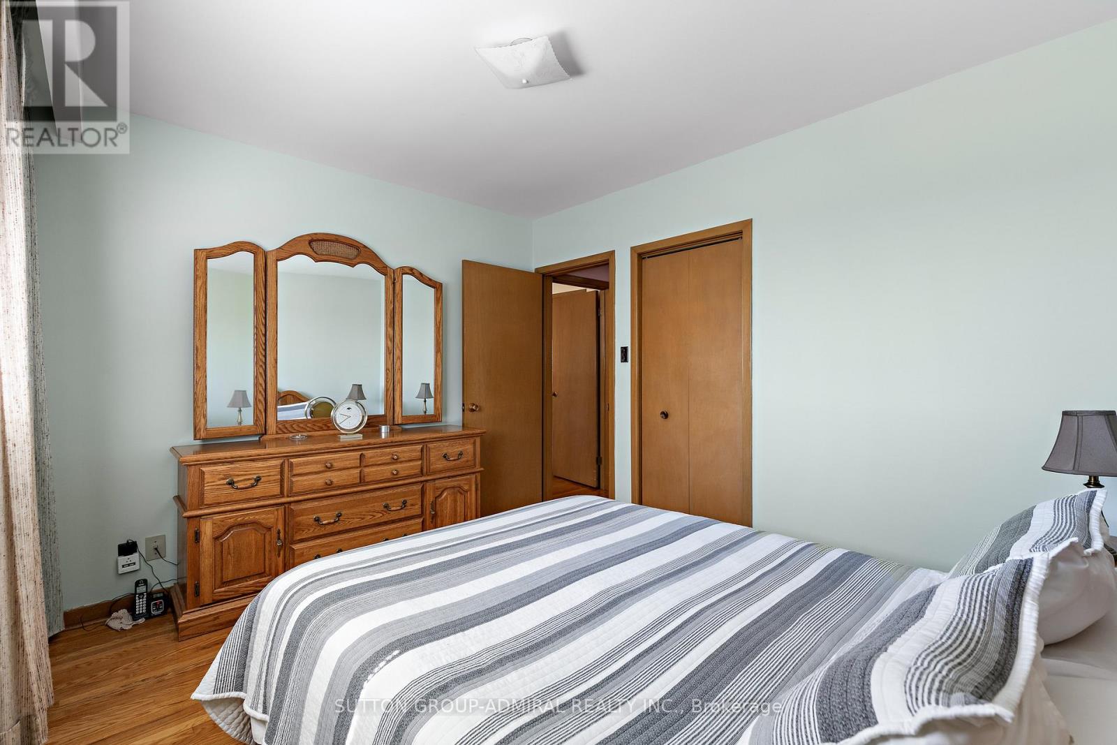 230 Derrydown Drive, Toronto, Ontario  M3J 1S1 - Photo 23 - W13126360