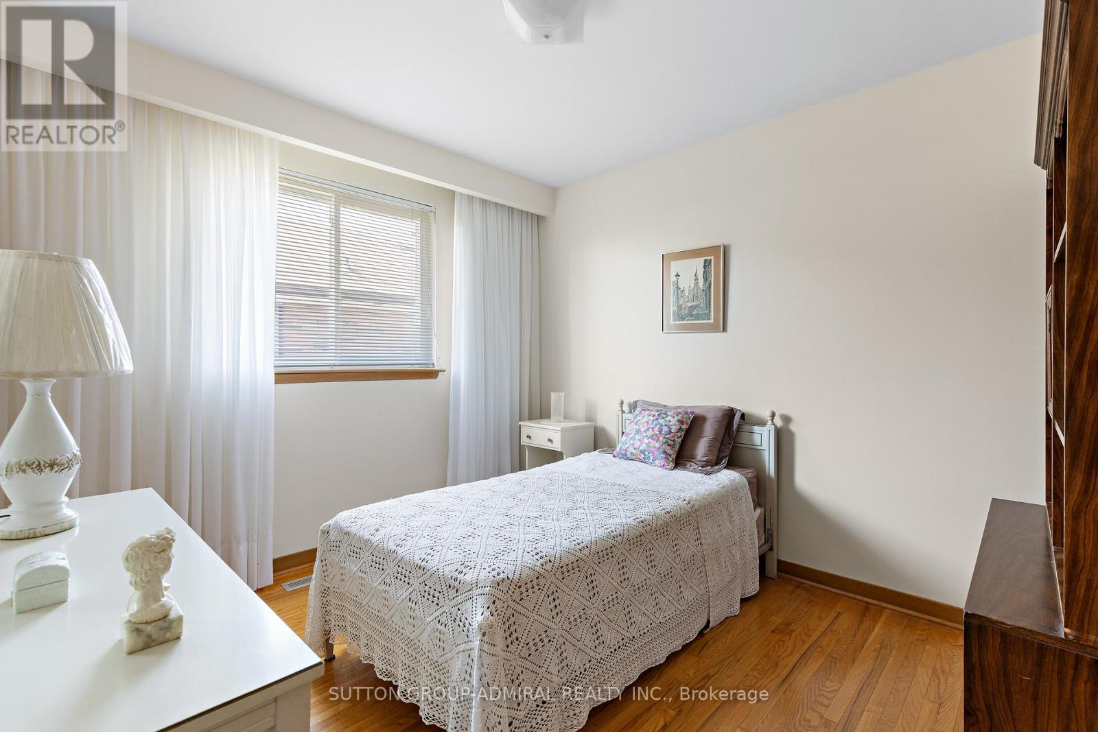 230 Derrydown Drive, Toronto, Ontario  M3J 1S1 - Photo 24 - W13126360