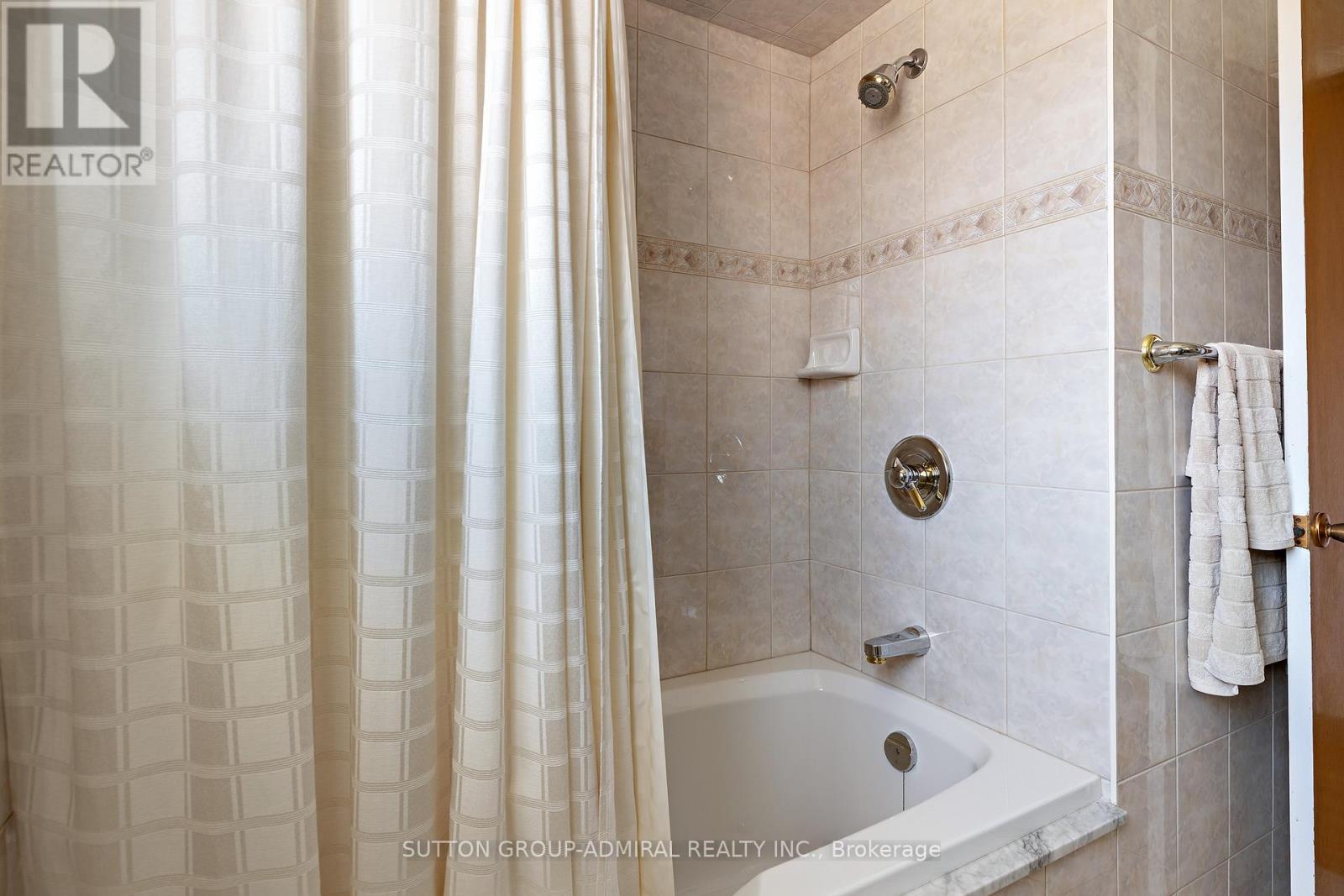 230 Derrydown Drive, Toronto, Ontario  M3J 1S1 - Photo 27 - W13126360