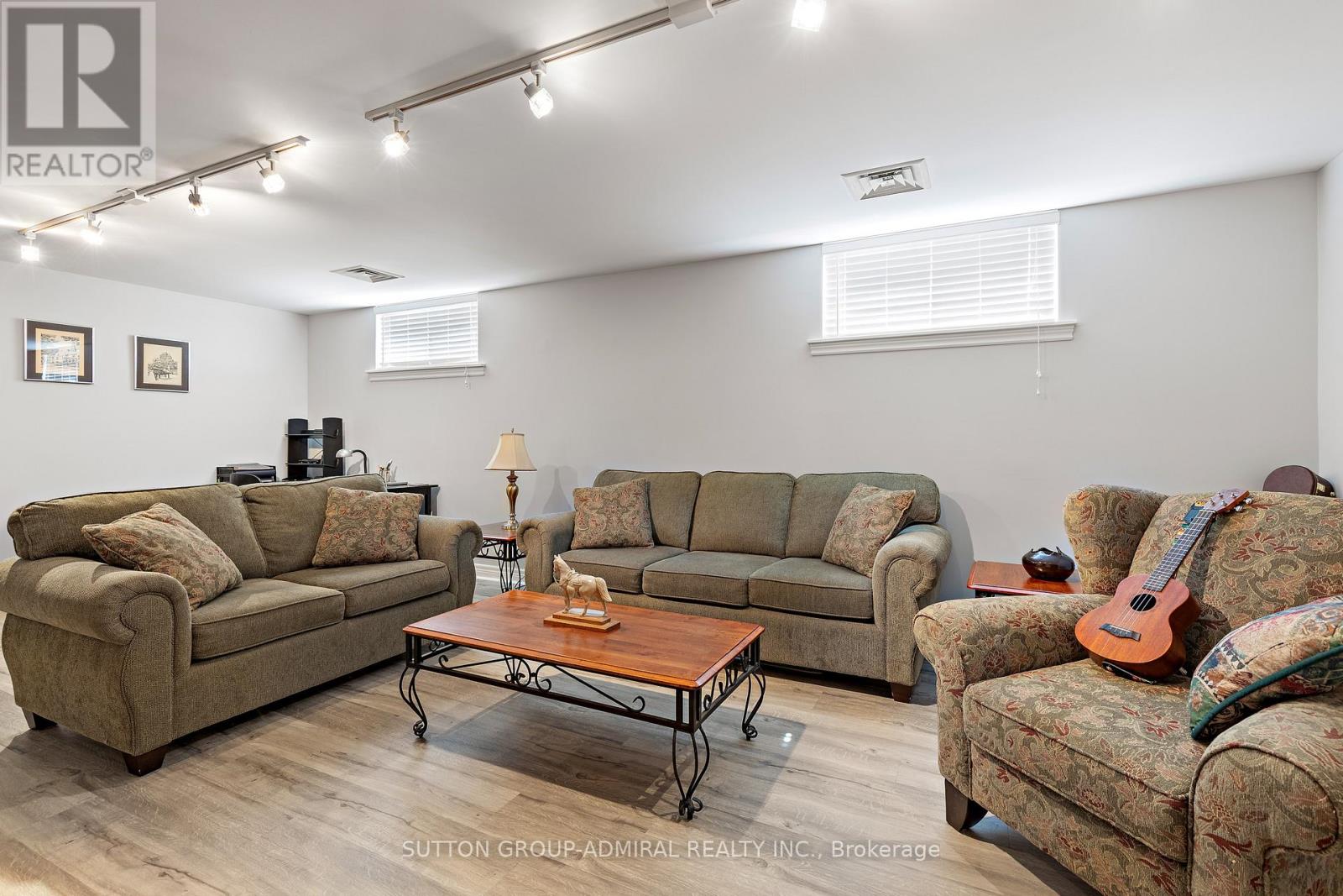 230 Derrydown Drive, Toronto, Ontario  M3J 1S1 - Photo 29 - W13126360