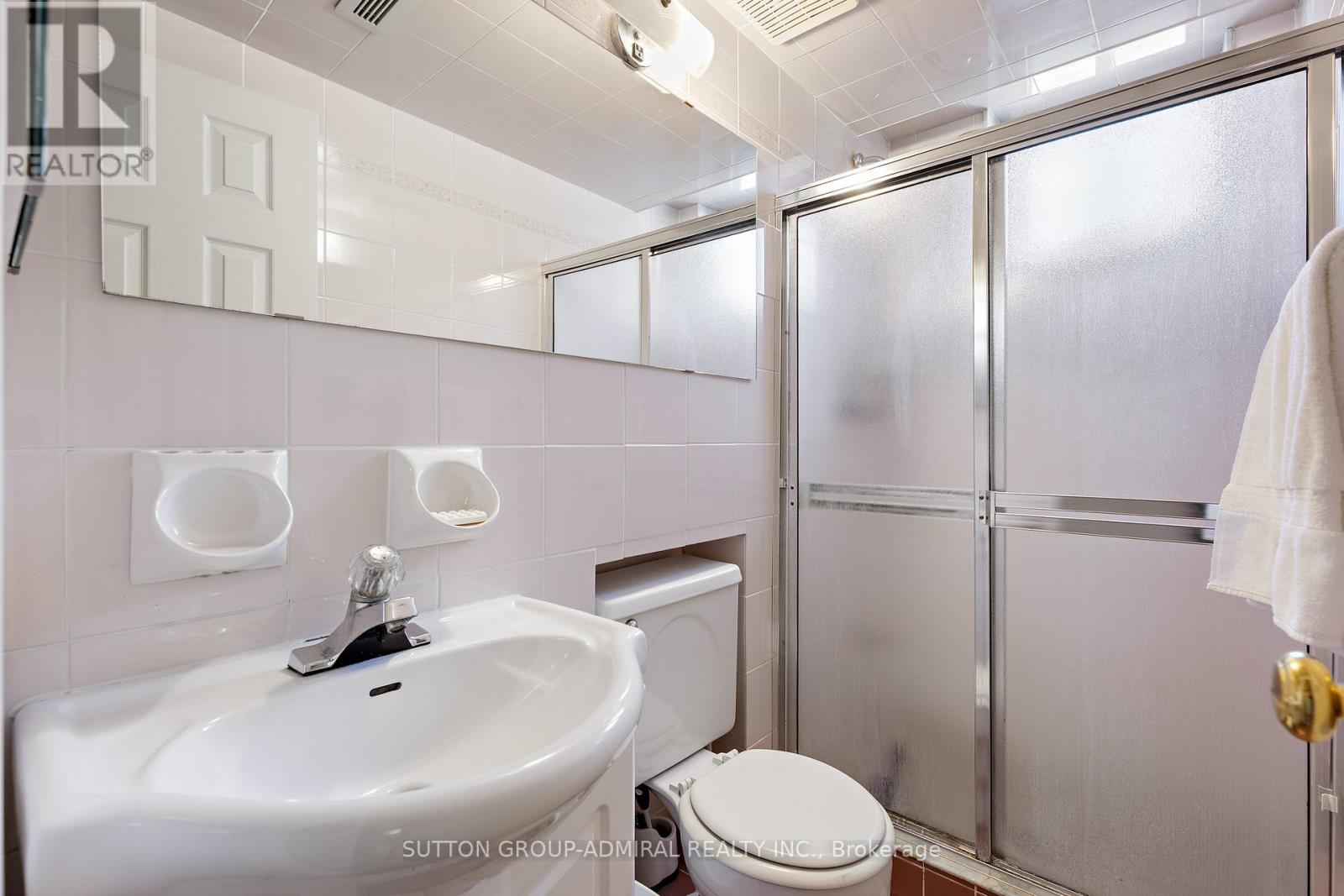 230 Derrydown Drive, Toronto, Ontario  M3J 1S1 - Photo 37 - W13126360