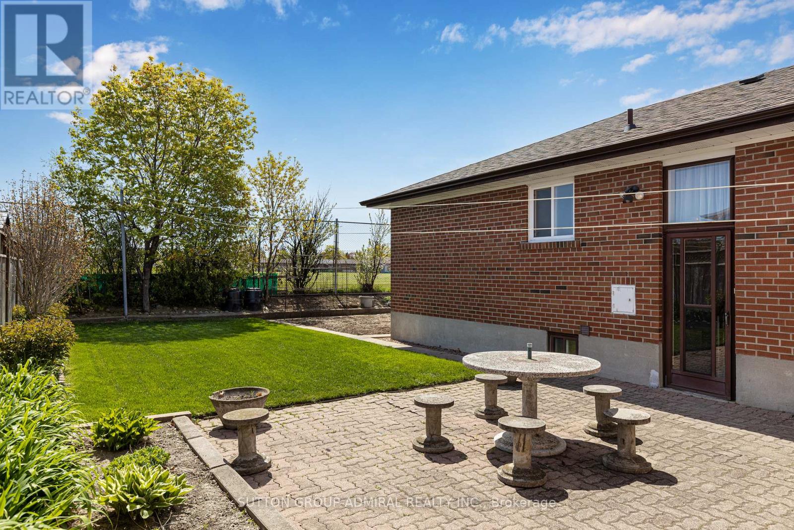 230 Derrydown Drive, Toronto, Ontario  M3J 1S1 - Photo 40 - W13126360