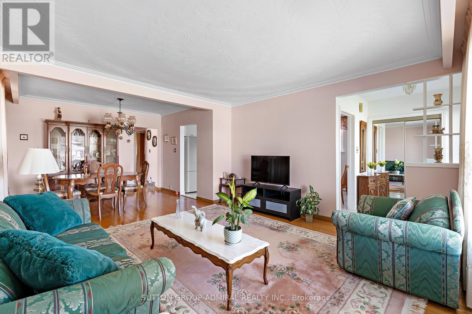 230 Derrydown Drive, Toronto, Ontario  M3J 1S1 - Photo 6 - W13126360