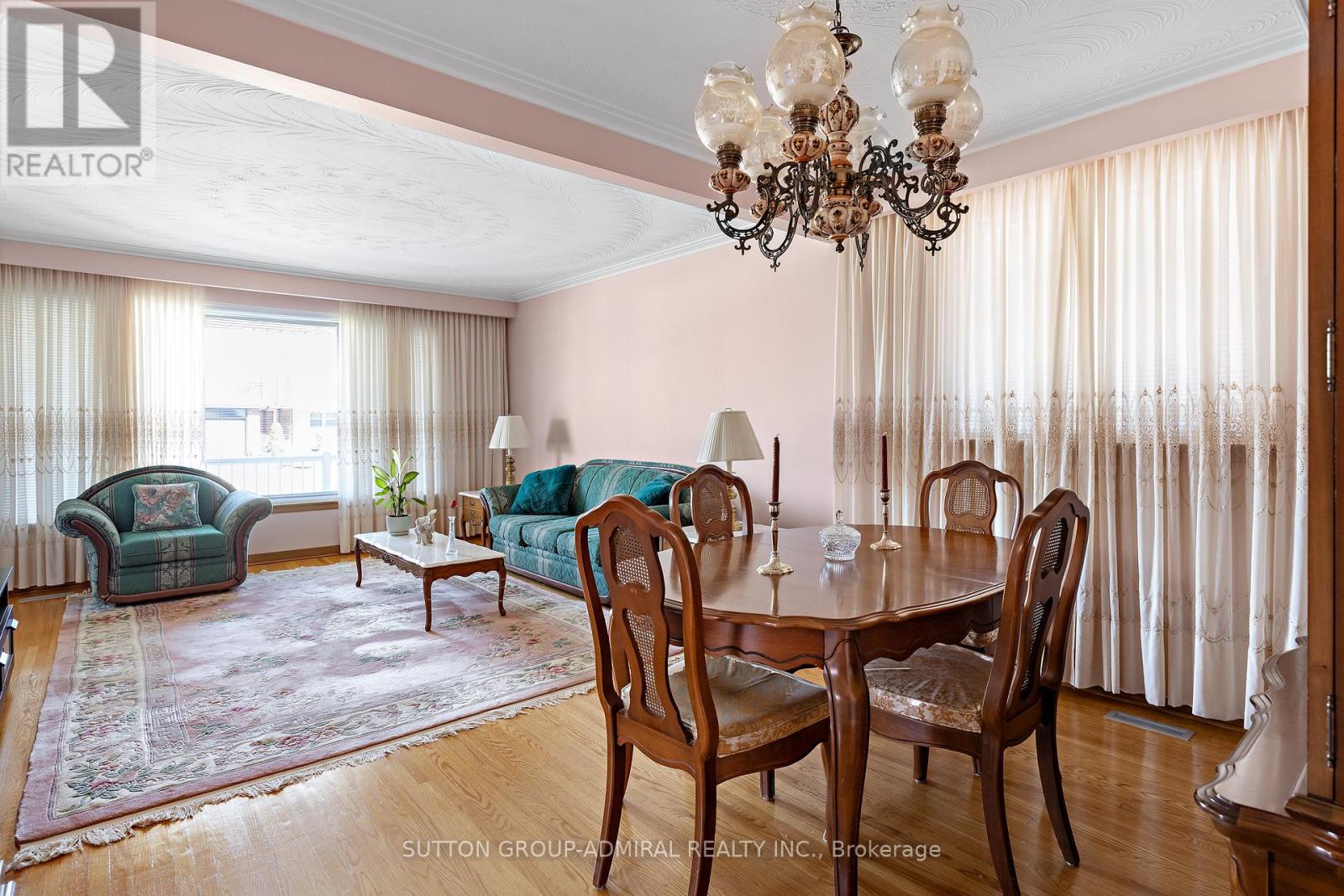 230 Derrydown Drive, Toronto, Ontario  M3J 1S1 - Photo 7 - W13126360