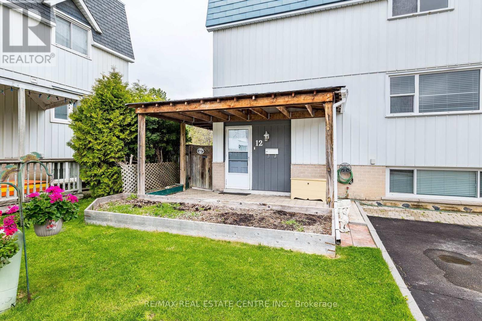 12 Homer Square, Brampton, Ontario  L6S 1X9 - Photo 3 - W13126372