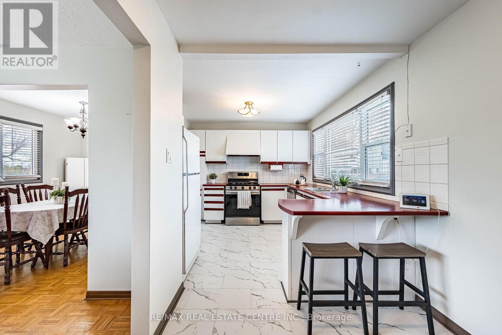 12 Homer Square, Brampton, Ontario  L6S 1X9 - Photo 5 - W13126372