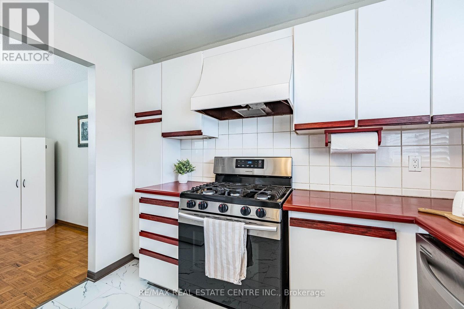 12 Homer Square, Brampton, Ontario  L6S 1X9 - Photo 8 - W13126372