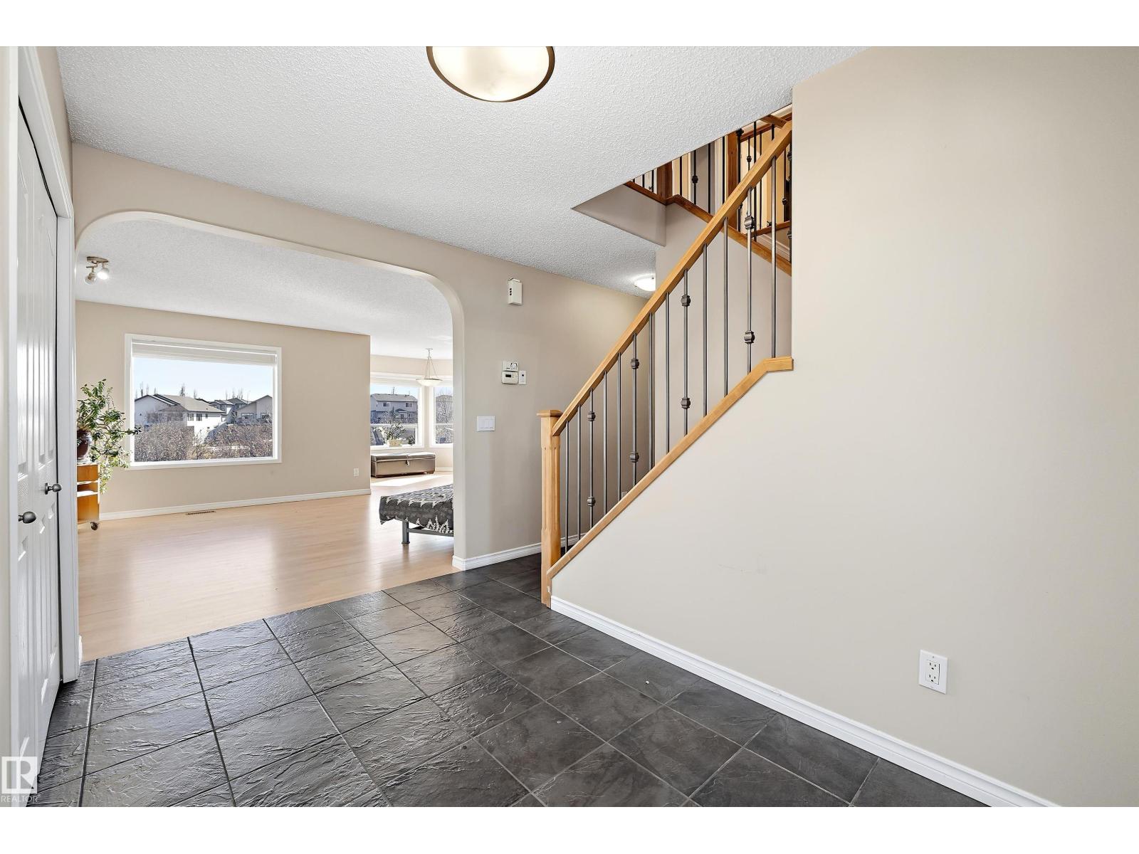 130 Foxhaven Wy, Sherwood Park, Alberta  T8A 6N4 - Photo 3 - E4487571