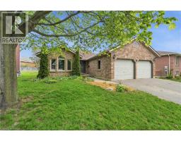 44 BLACKFRIAR Lane, Brantford, Ontario