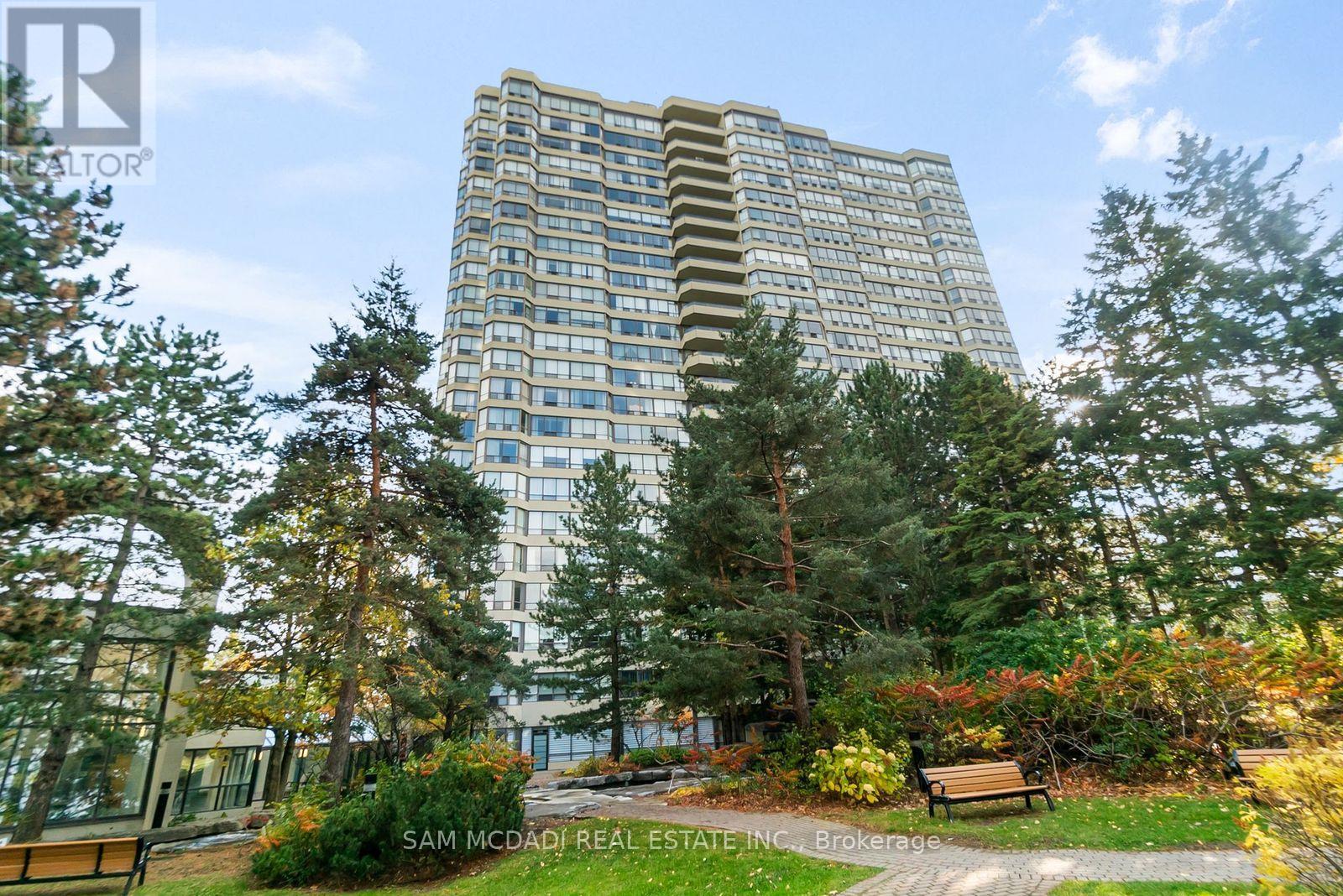 2205 - 24 Hanover Road, Brampton, Ontario  L6S 5K8 - Photo 17 - W12962724