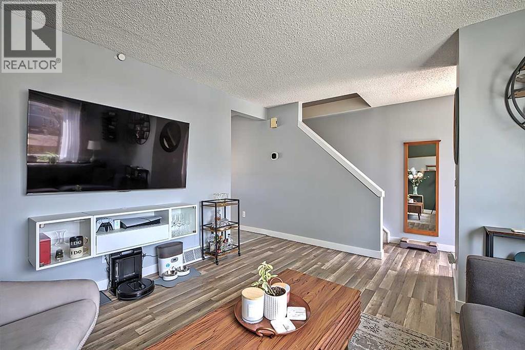 72 Deerpoint Road Se, Calgary, Alberta  T2J 6M9 - Photo 9 - A2311045