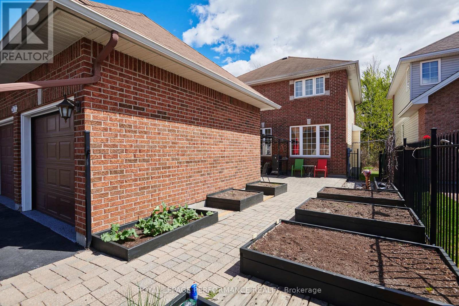 317 Parkin Circle, Ottawa, Ontario  K1T 4G6 - Photo 30 - X13118260