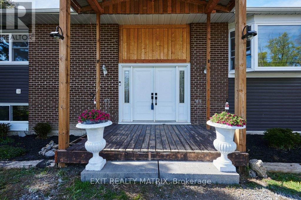 2750 Eldo Street, Ottawa, Ontario  K0A 2P0 - Photo 2 - X12943070