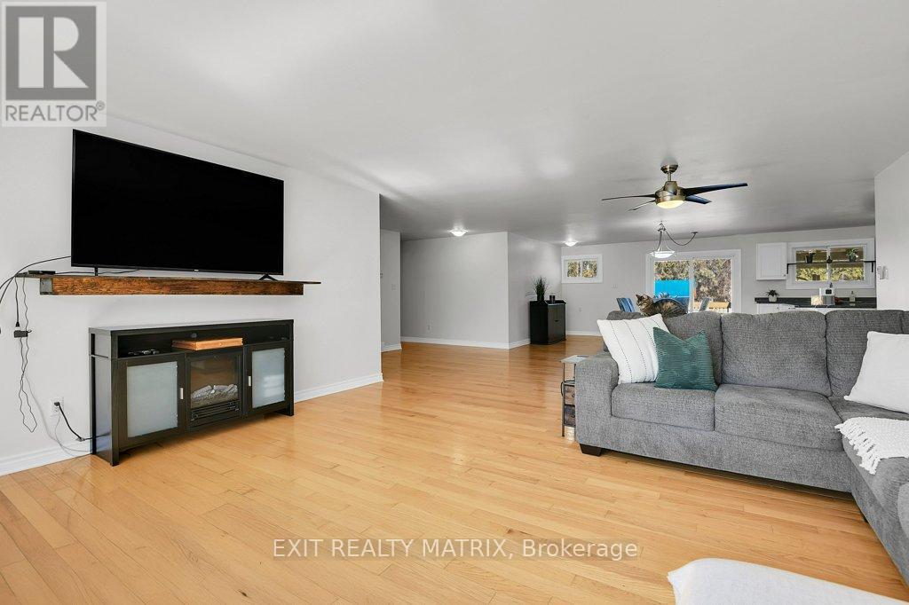 2750 Eldo Street, Ottawa, Ontario  K0A 2P0 - Photo 7 - X12943070
