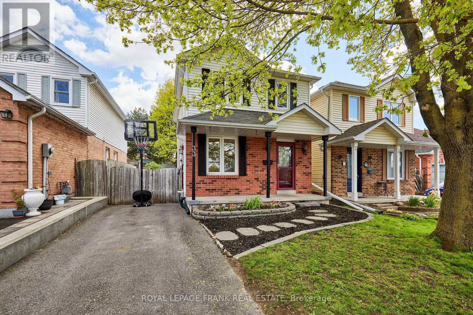33 OVERBANK DRIVE, Oshawa, Ontario