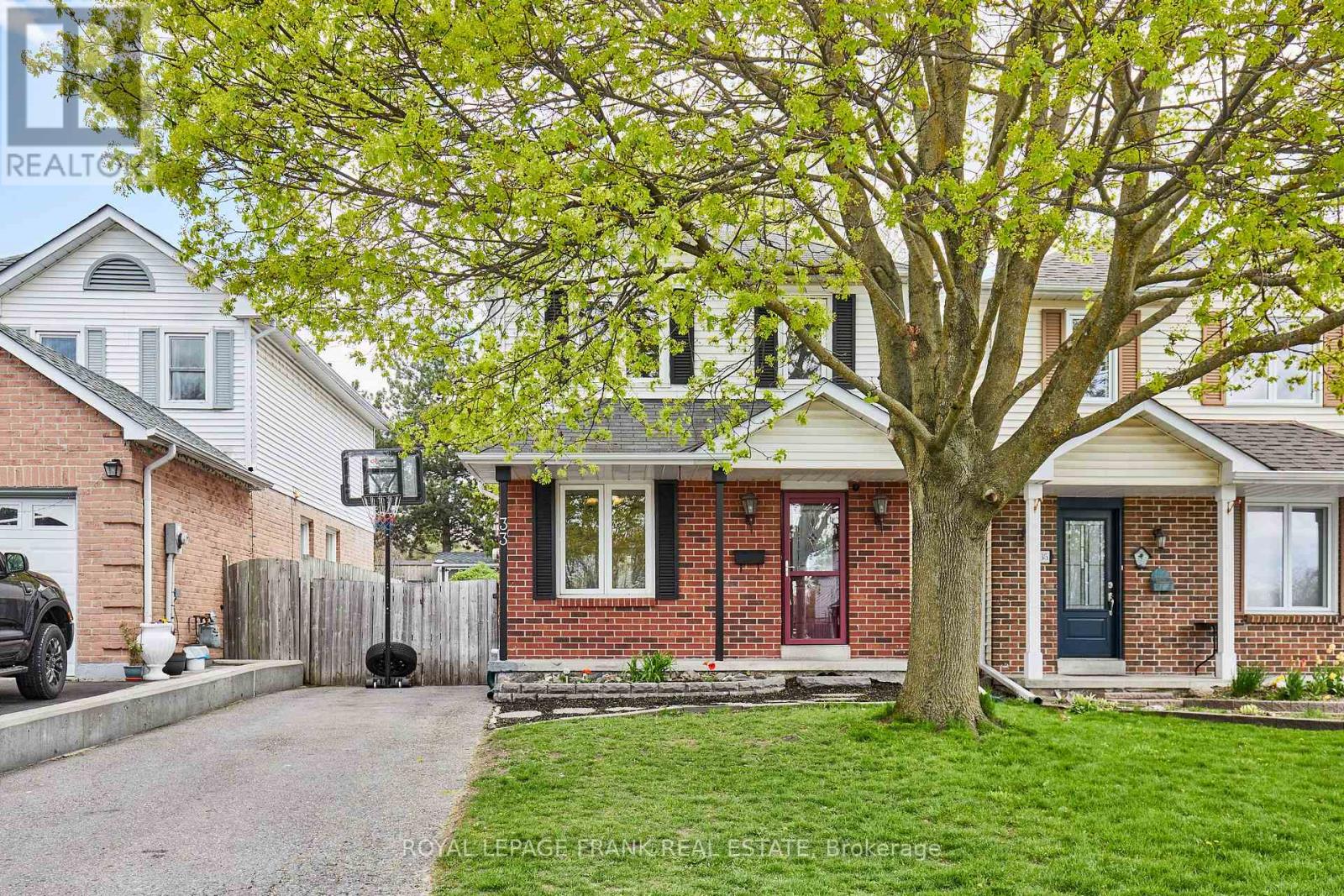 33 Overbank Drive, Oshawa, Ontario  L1J 7X9 - Photo 3 - E13126470