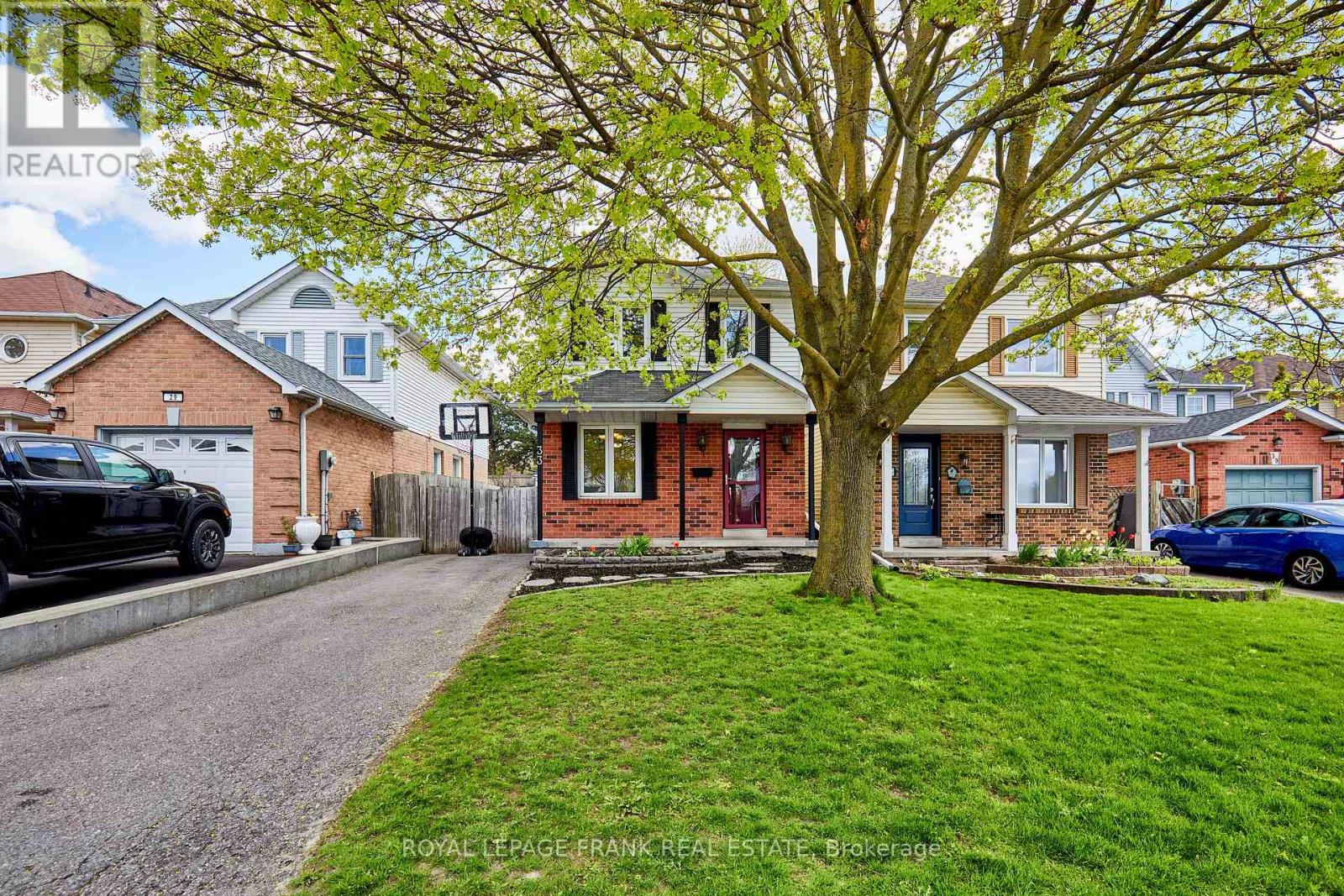 33 Overbank Drive, Oshawa, Ontario  L1J 7X9 - Photo 4 - E13126470