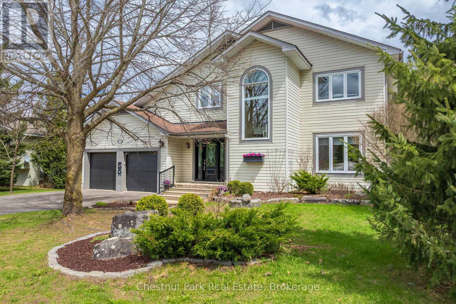 22 GLENWOOD DRIVE, Huntsville, Ontario