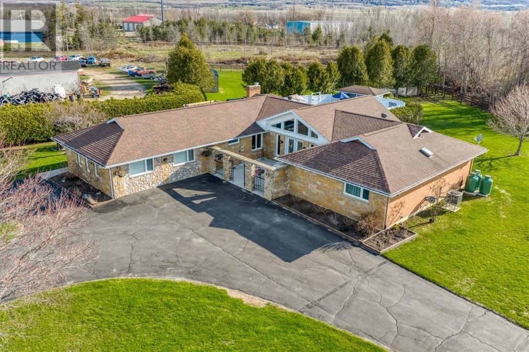 57 Wilson Street E, Little Current, Ontario  P0P 1K0 - Photo 4 - 2127703