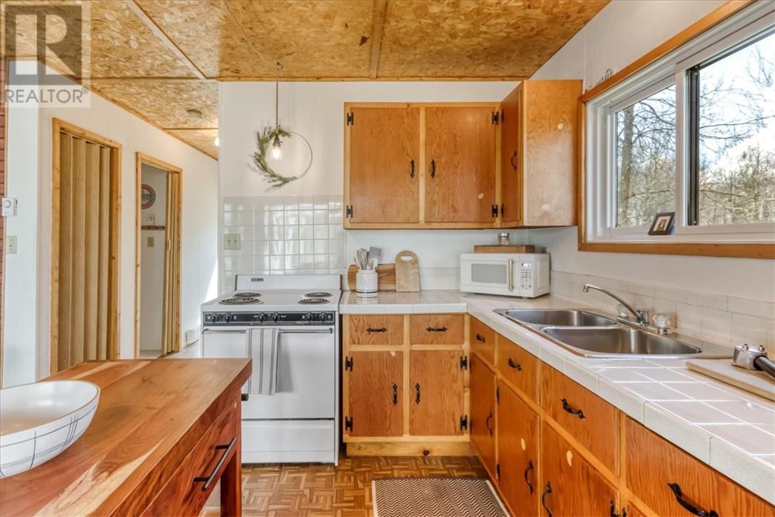 35 Maplewood Trail, Kagawong, Ontario  P0P 1J0 - Photo 21 - 2127700