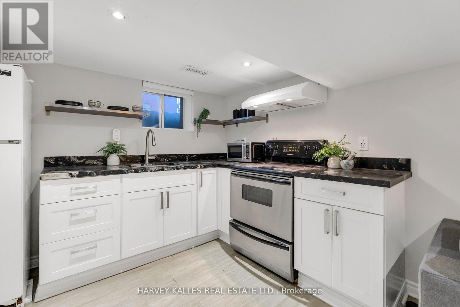 326 Glenholme Avenue, Toronto, Ontario  M6E 3E3 - Photo 34 - C13126444