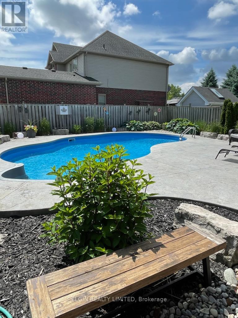 2062 Westwick Walk, London South, Ontario  N6P 0A2 - Photo 13 - X13126530