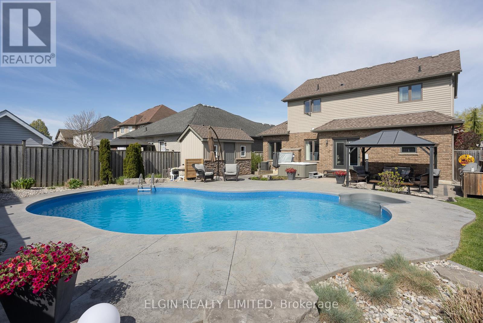 2062 Westwick Walk, London South, Ontario  N6P 0A2 - Photo 2 - X13126530