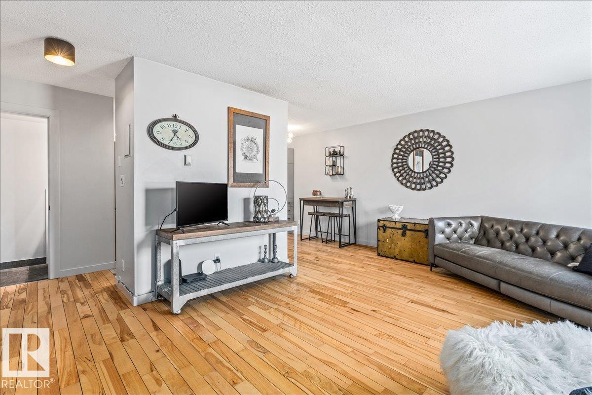 14222 91 Av Nw, Edmonton, Alberta  T5R 4Y4 - Photo 2 - E4487578