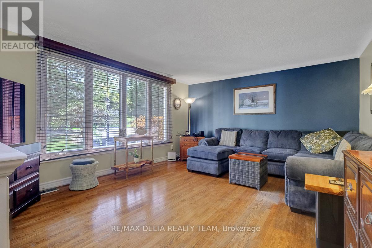 1079 Laporte Street, Ottawa, Ontario  K1J 7B3 - Photo 3 - X13126420