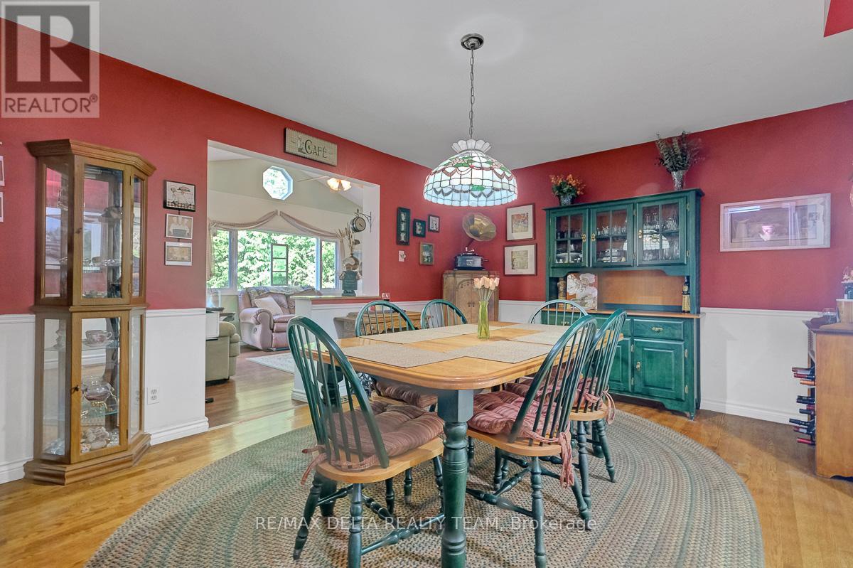 1079 Laporte Street, Ottawa, Ontario  K1J 7B3 - Photo 5 - X13126420