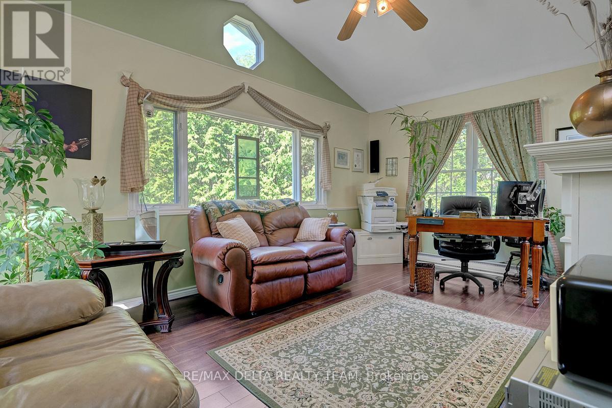 1079 Laporte Street, Ottawa, Ontario  K1J 7B3 - Photo 8 - X13126420