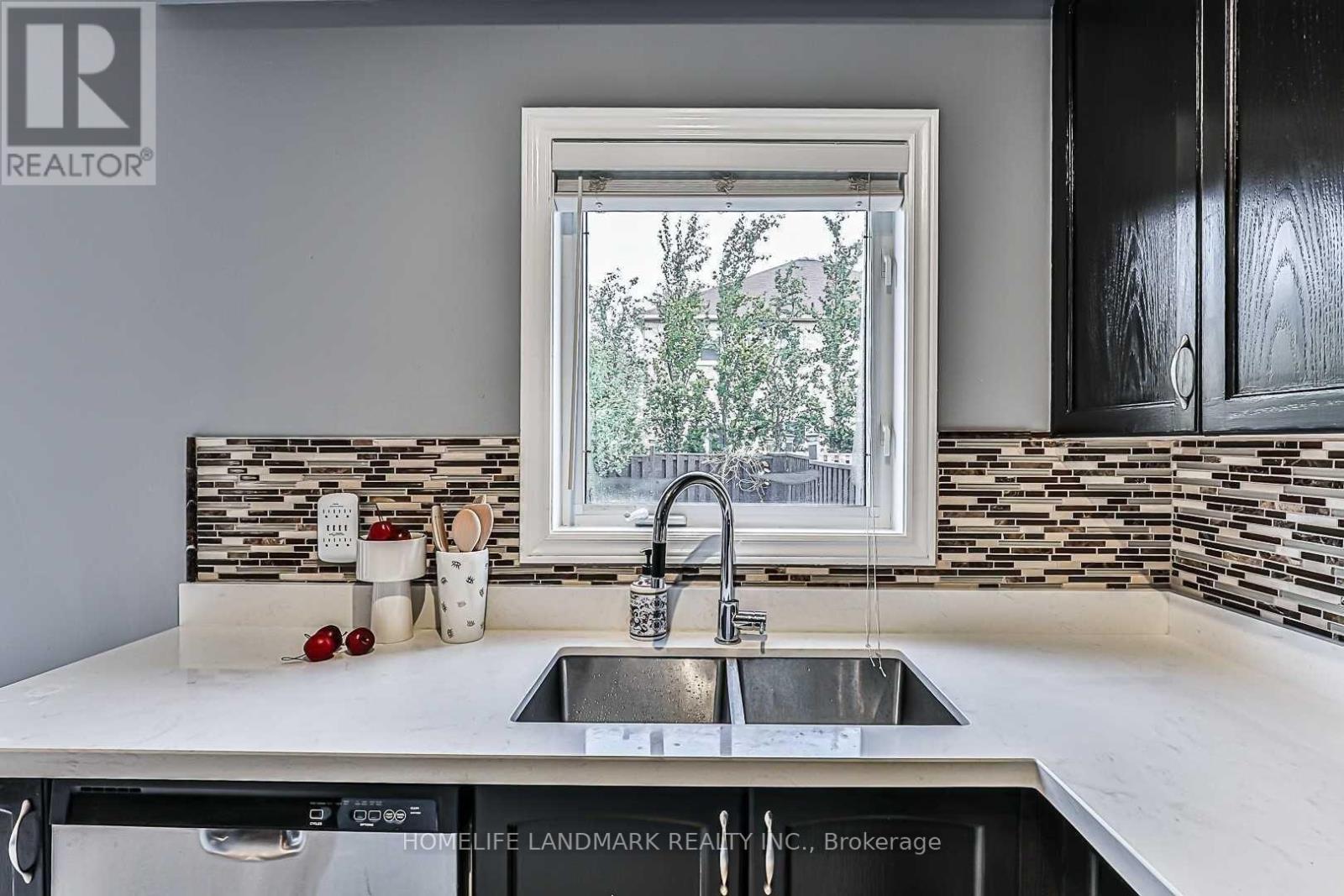 30 Ozner Crescent, Vaughan, Ontario  L4H 0E2 - Photo 16 - N13126516