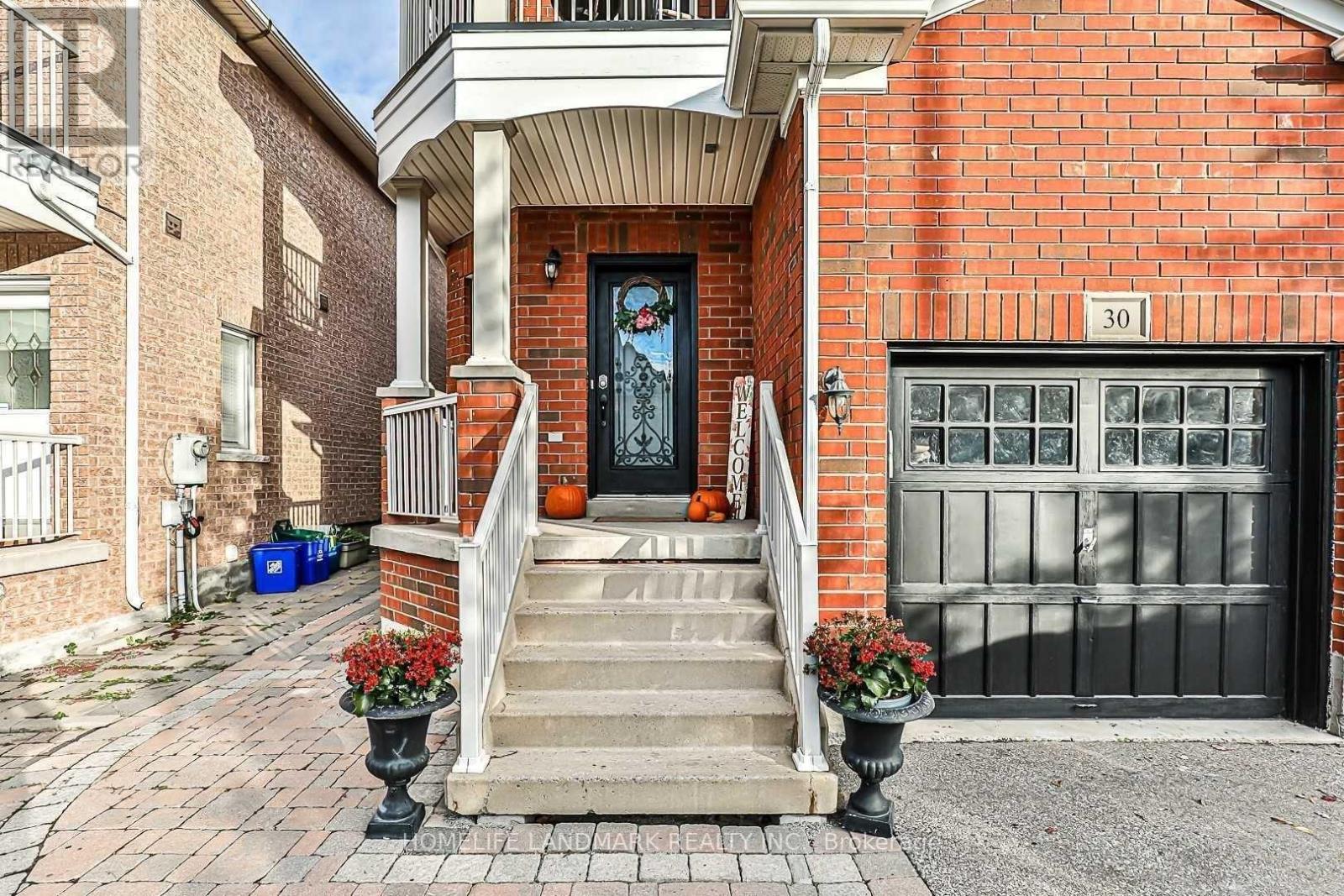 30 Ozner Crescent, Vaughan, Ontario  L4H 0E2 - Photo 2 - N13126516