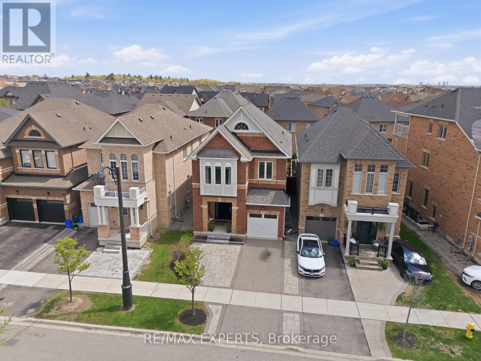 45 BRIGHT LAND DRIVE, vaughan (kleinburg), Ontario