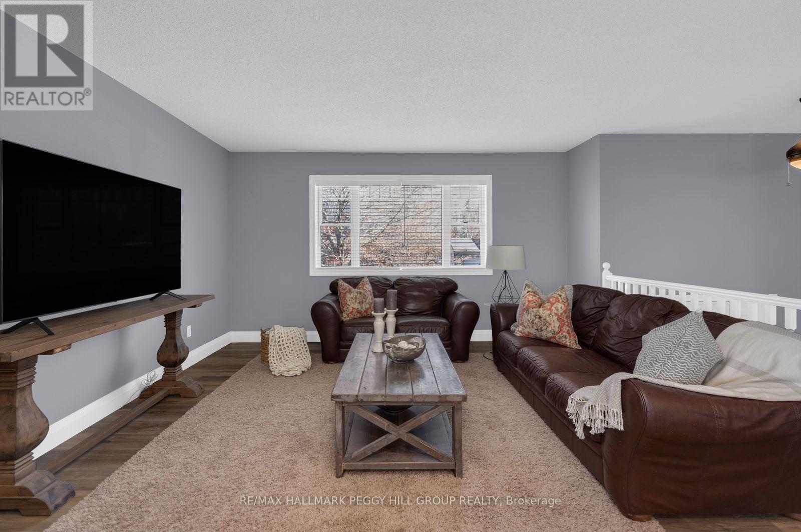 16 Glenview Avenue, Springwater (Elmvale), Ontario  L0L 1P0 - Photo 2 - S13126402