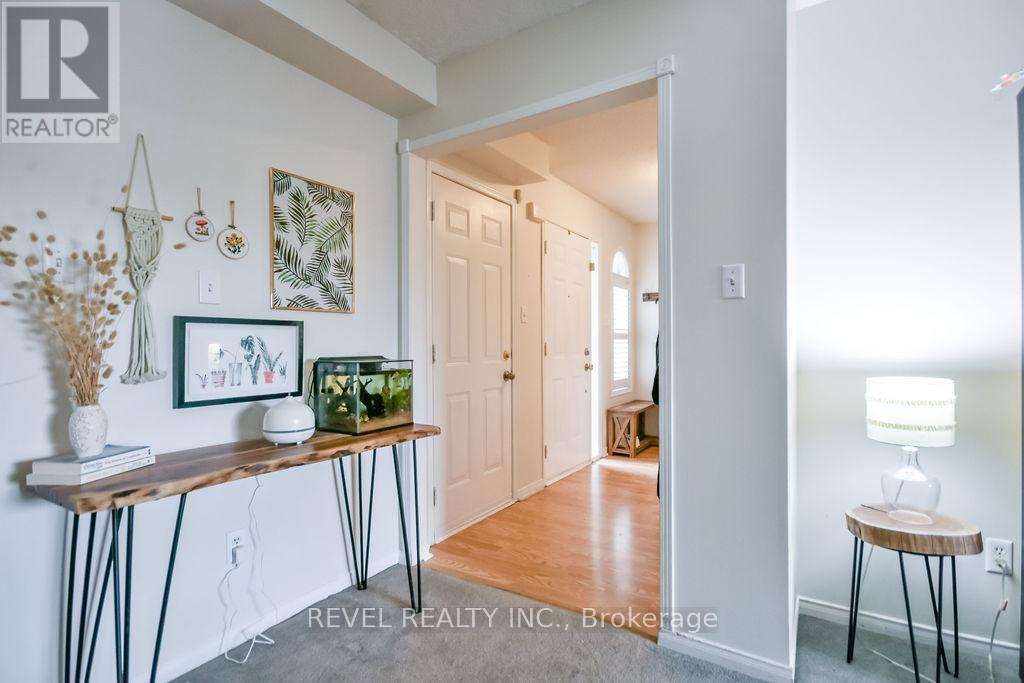 36 Athabaska Road, Barrie (Holly), Ontario  L4N 8E6 - Photo 3 - S13126448