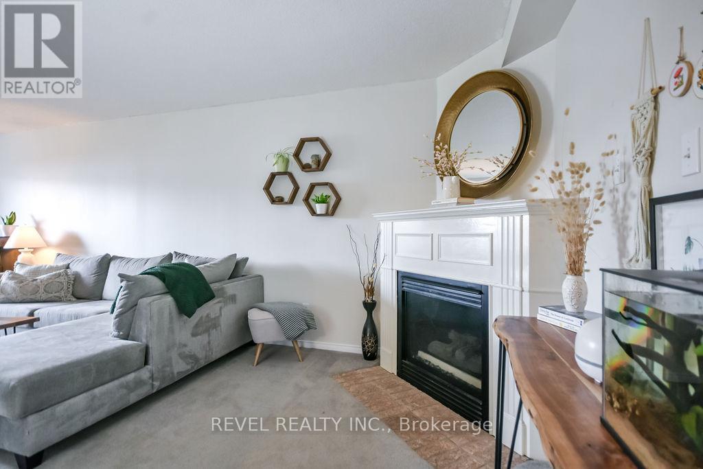 36 Athabaska Road, Barrie (Holly), Ontario  L4N 8E6 - Photo 5 - S13126448
