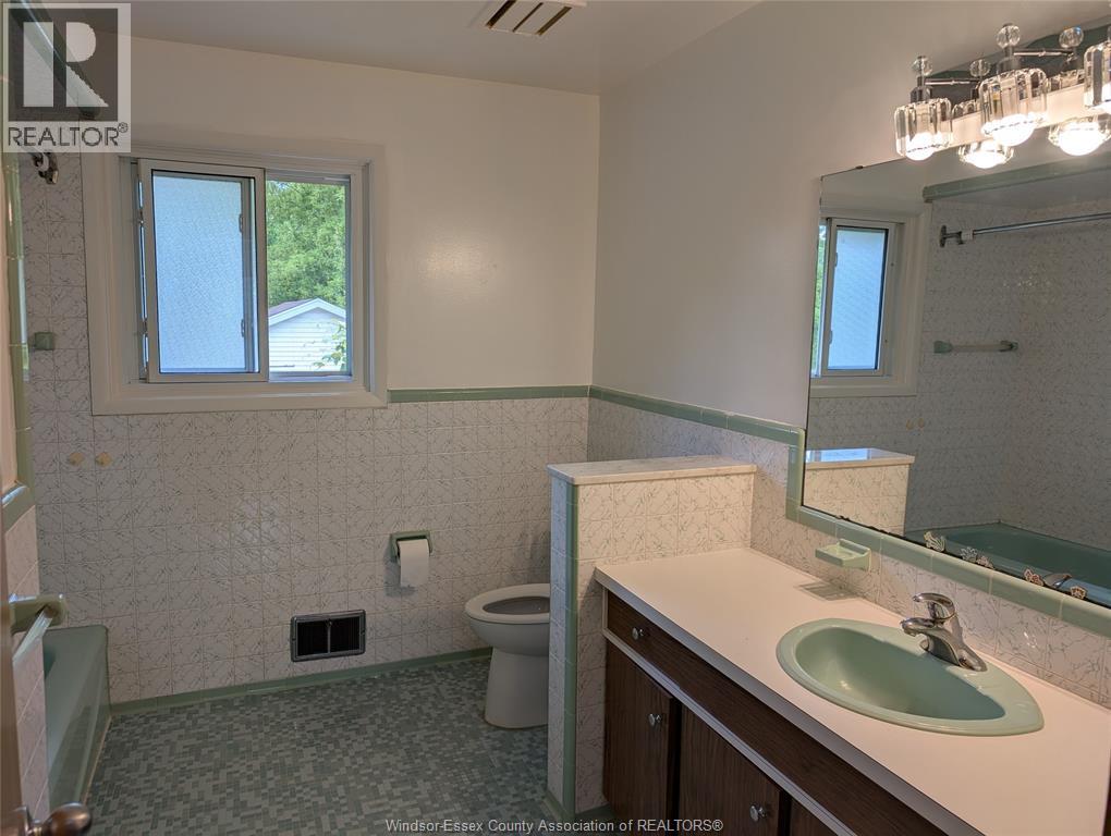 1867 Kent, Windsor, Ontario  N9E 3R4 - Photo 16 - 26011112