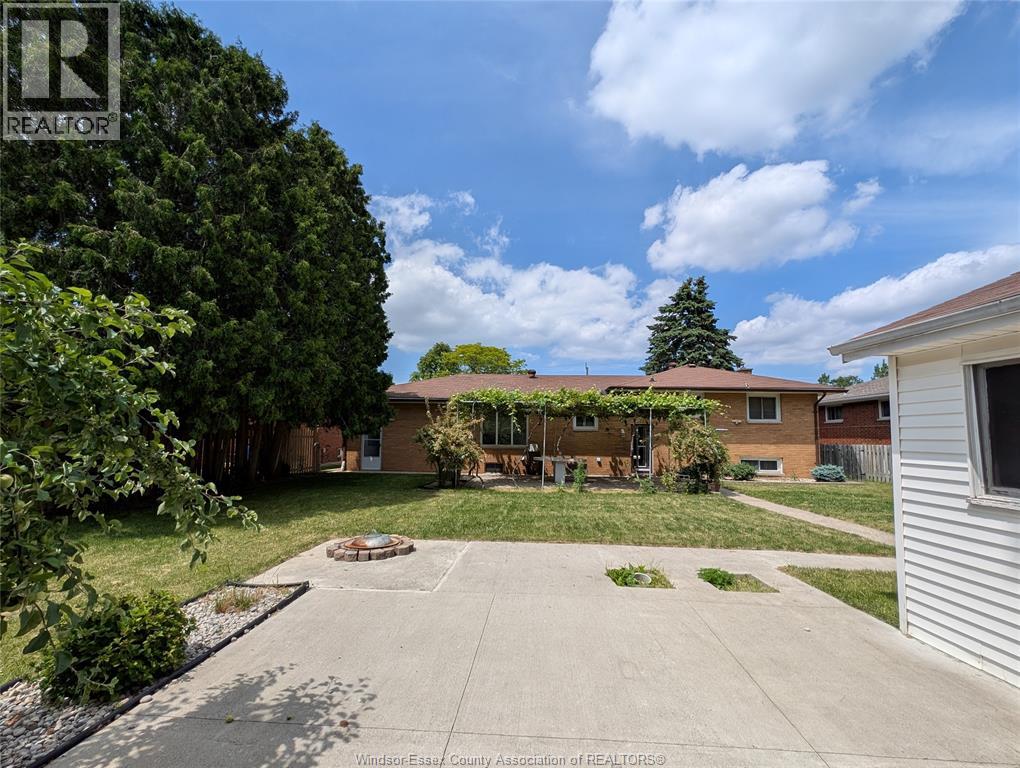 1867 Kent, Windsor, Ontario  N9E 3R4 - Photo 28 - 26011112