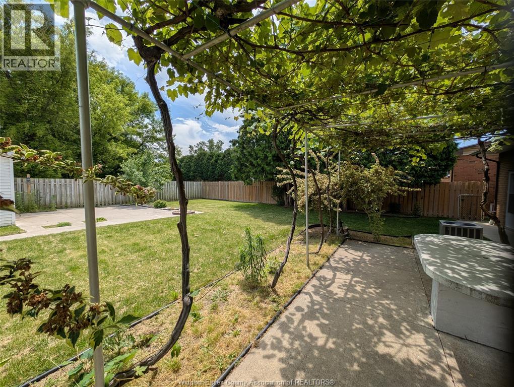 1867 Kent, Windsor, Ontario  N9E 3R4 - Photo 29 - 26011112